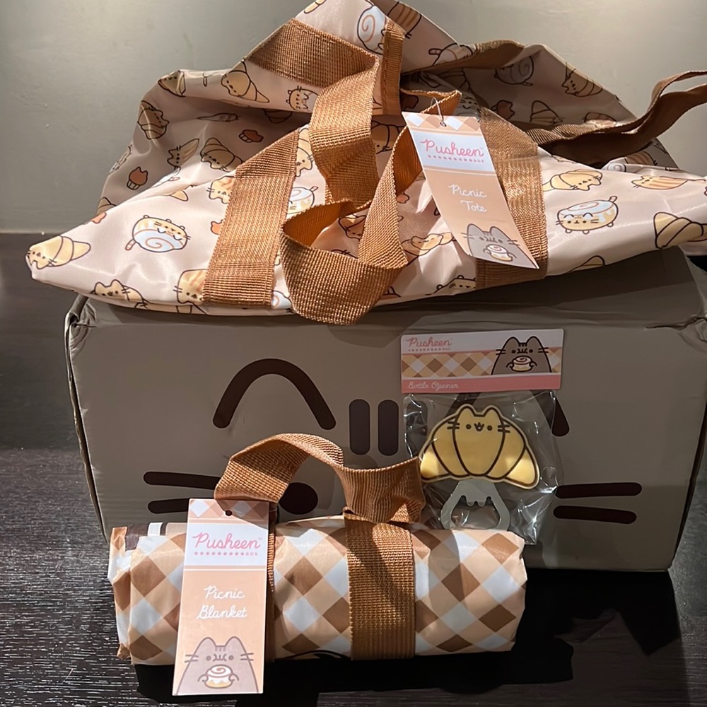 Pusheen- Exclusive Edition- Brand New!
